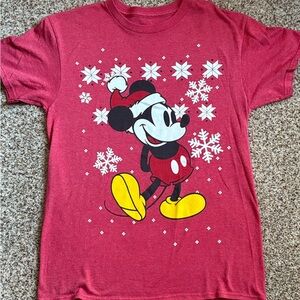 Disney Christmas holiday tshirt Mickey Mouse size small